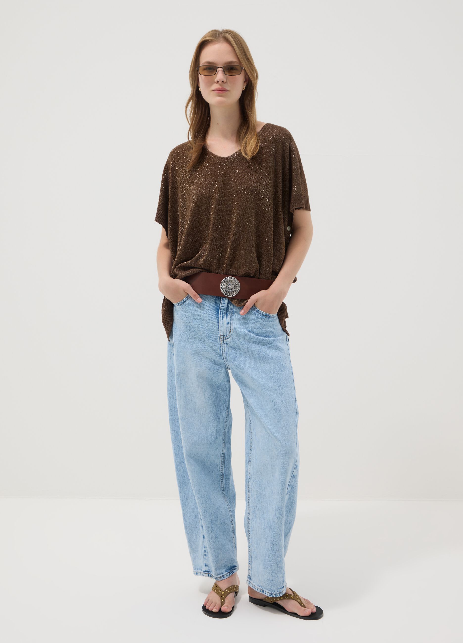 Maglia marrone in misto modal con scollo a V