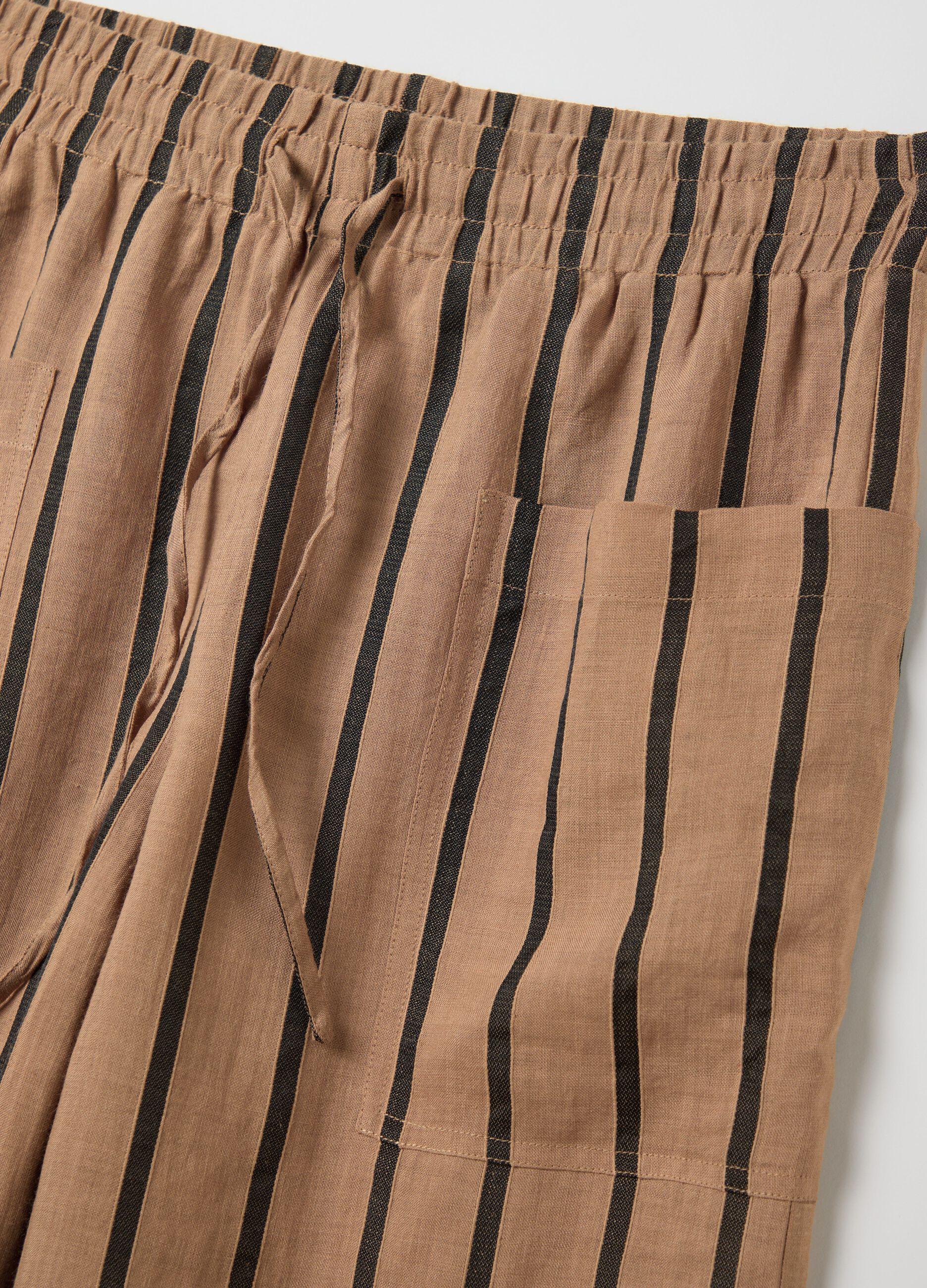 Brown wide-leg trousers with stripes
