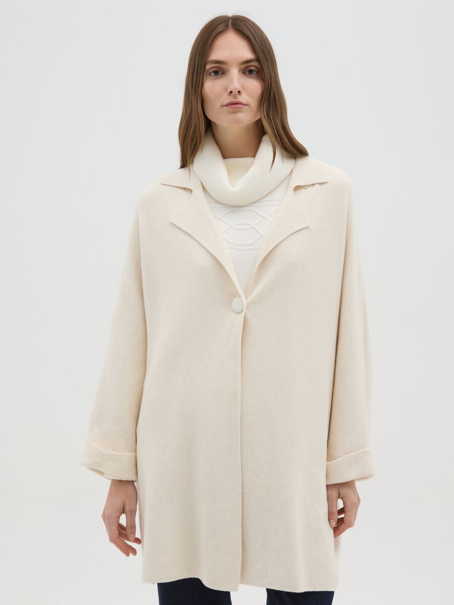 Cardigan beige chiaro con collo a revers_0