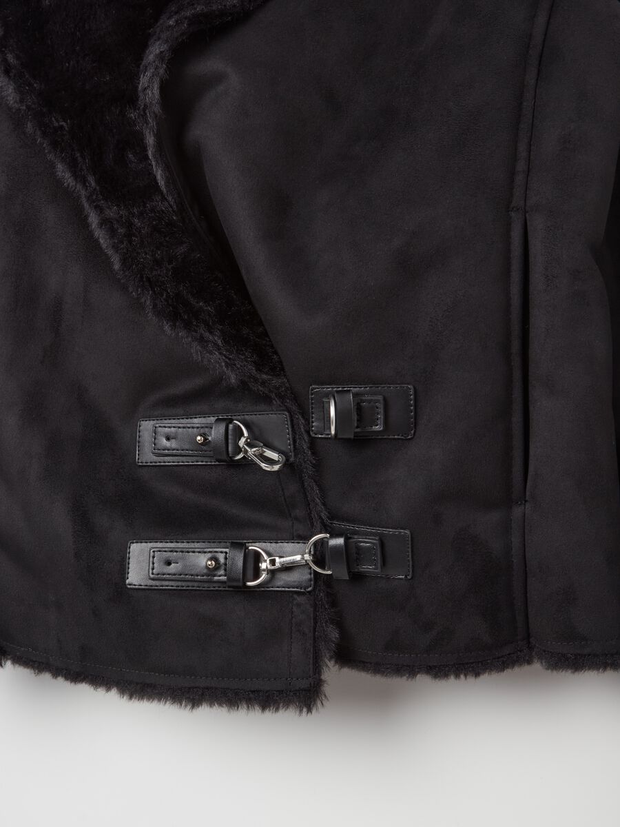 Suede sheepskin with hooks_5