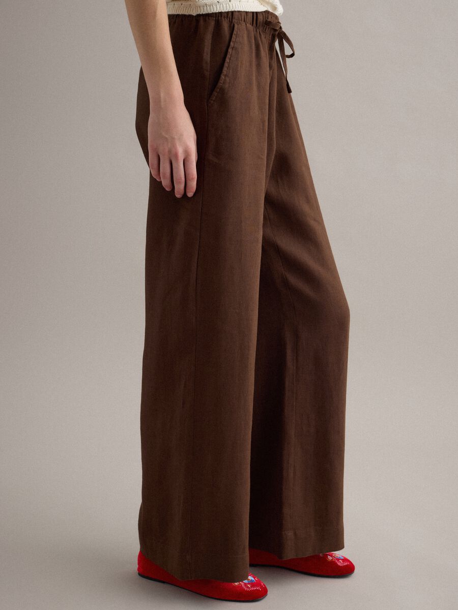 Pantaloni marroni in puro lino con coulisse straight fit_4