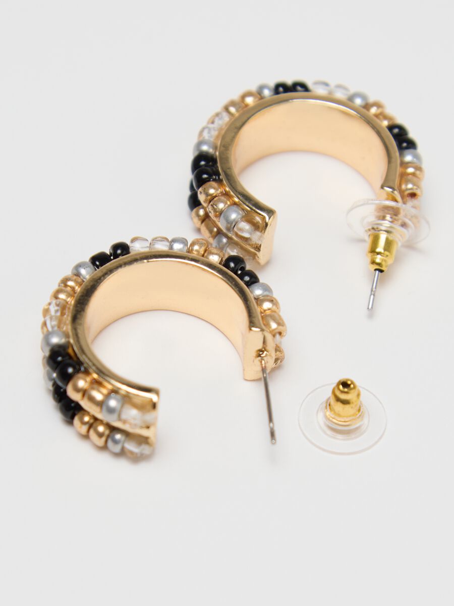 Gold hoop earrings with beads_2