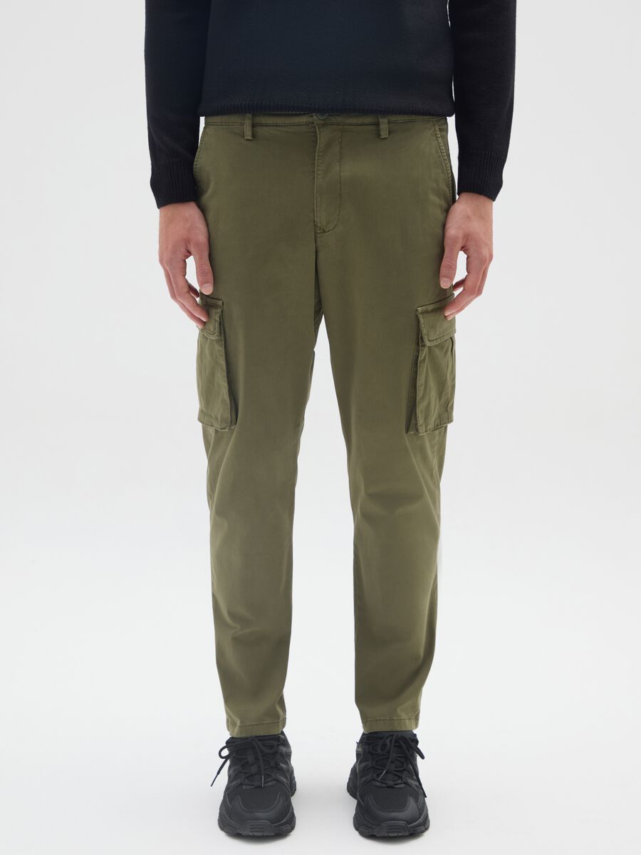 Green regular fit cotton blend trousers_1
