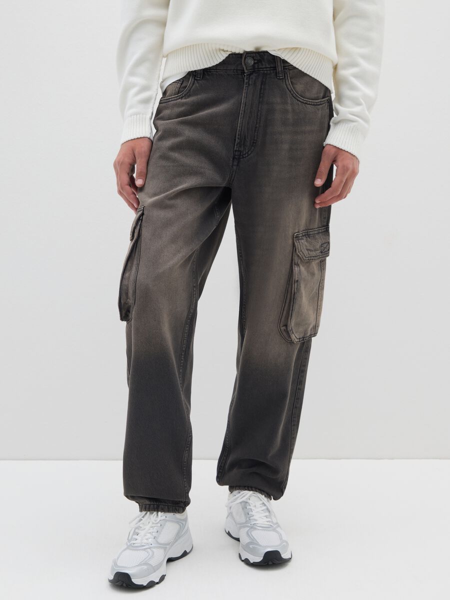 Jeans baggy in puro cotone multicolor con tasche cargo_1
