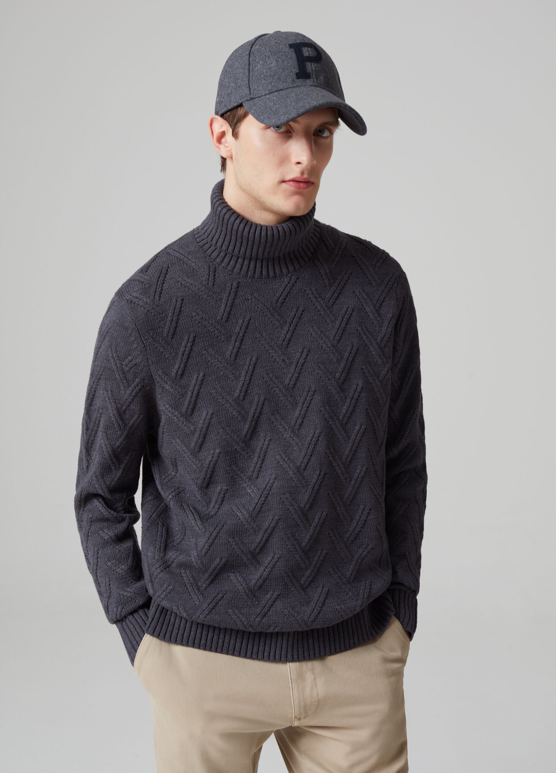 Turtle-neck herringbone pullover