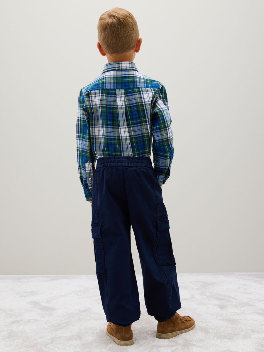 Pantaloni cargo da bambino in cotone elasticizzato blu_1