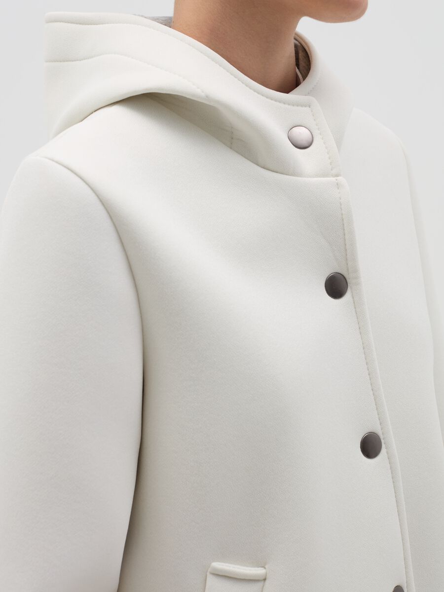 Short jacket with hood and buttons_2