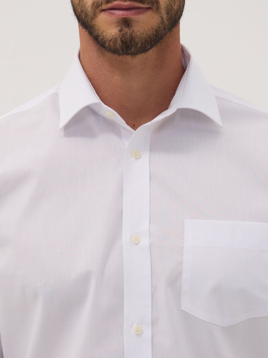 White regular-fit shirt with classic collar, easy iron_1