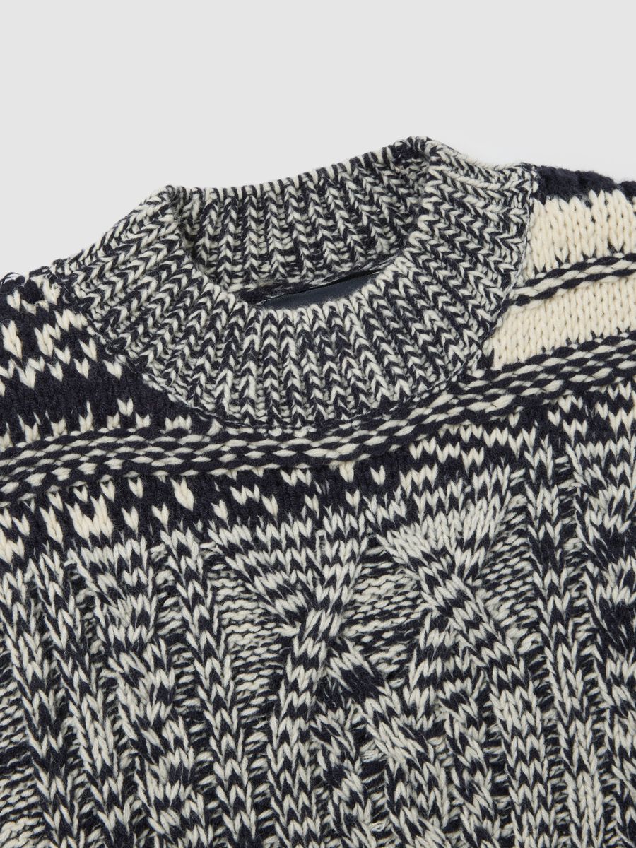 Black regular fit sweater with jacquard pattern_5