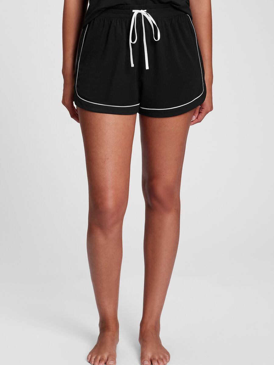 Pyjama shorts with contrasting piping_0