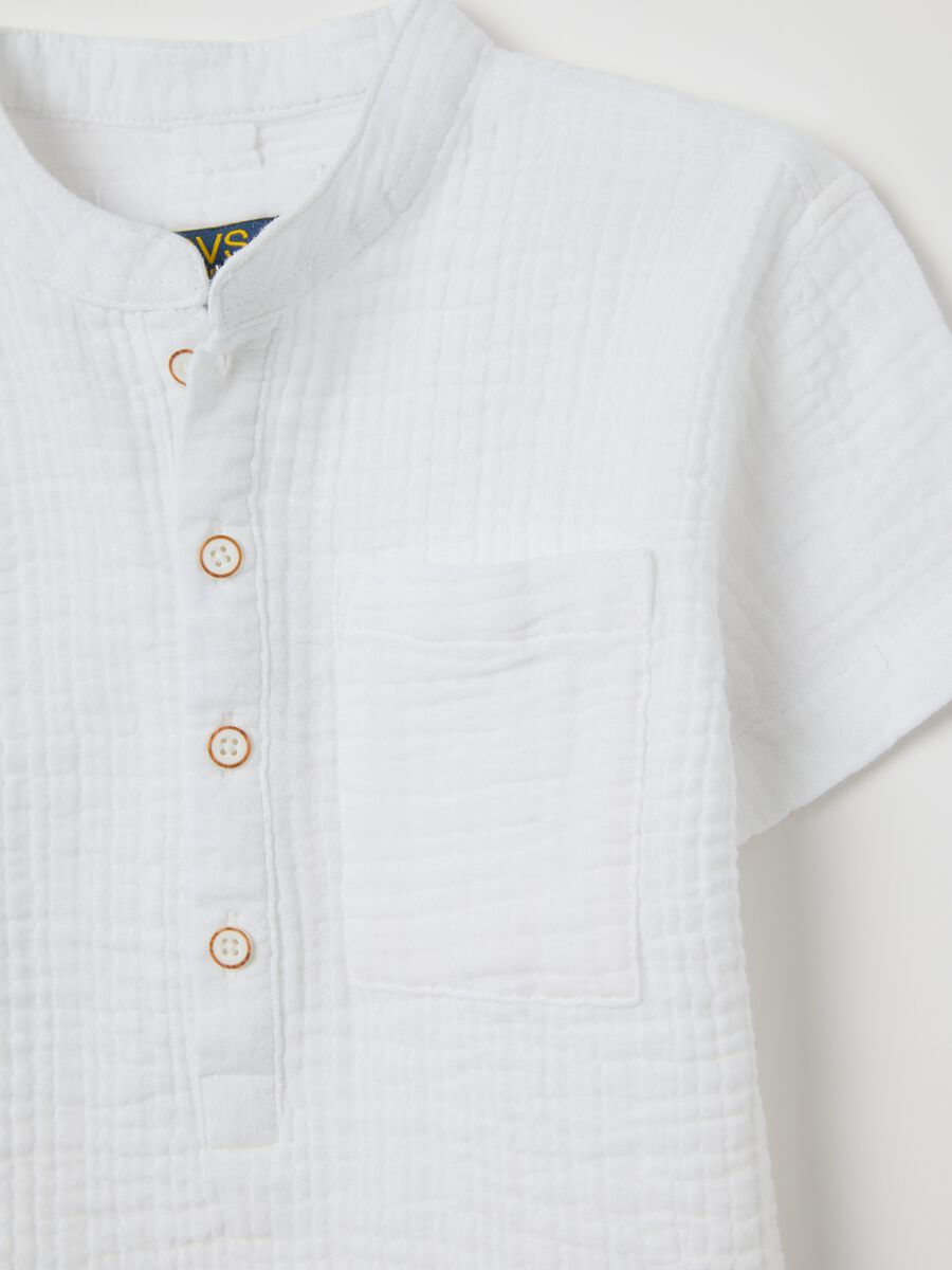 White seersucker shirt with granddad neckline_2