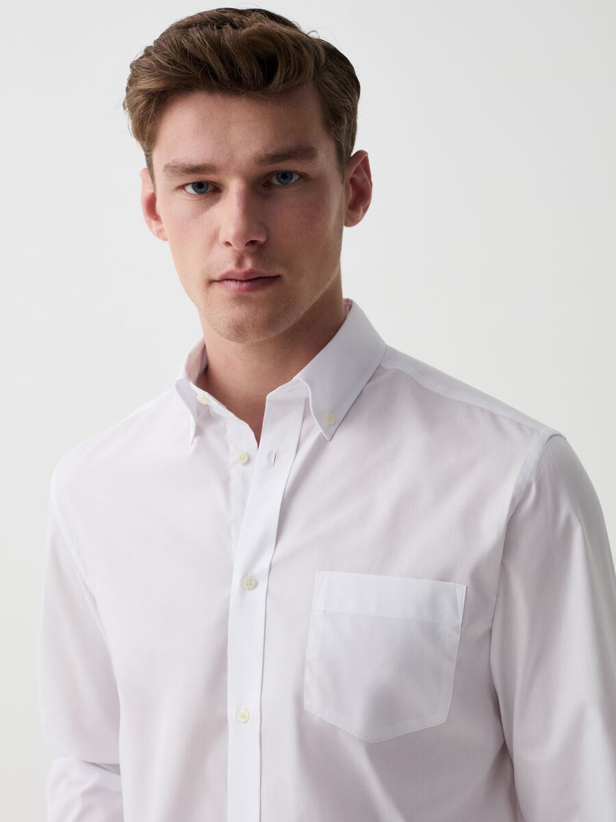 Regular-fit button-down shirt with pocket_1