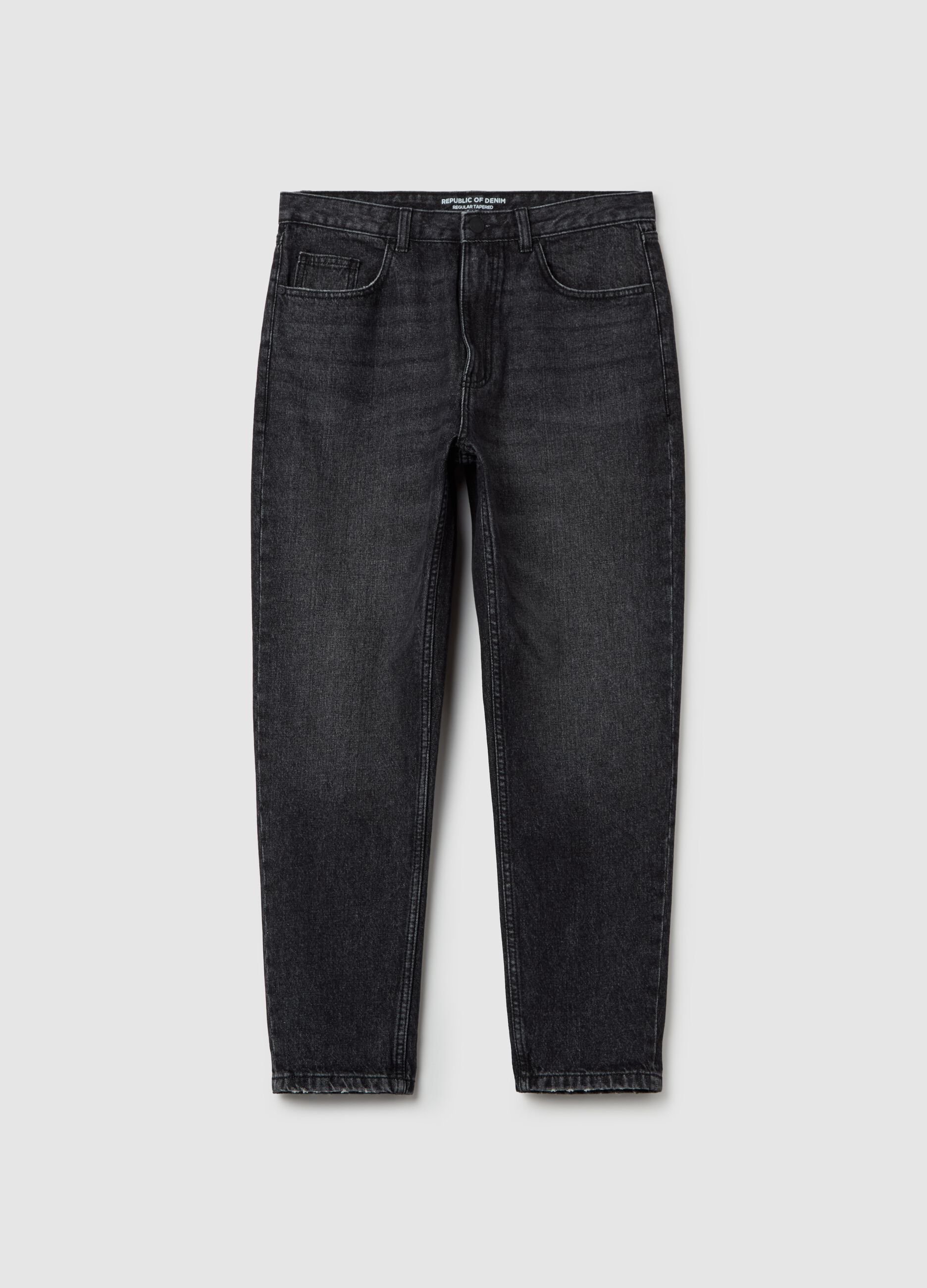 Jeans regular tapered fit con scoloriture