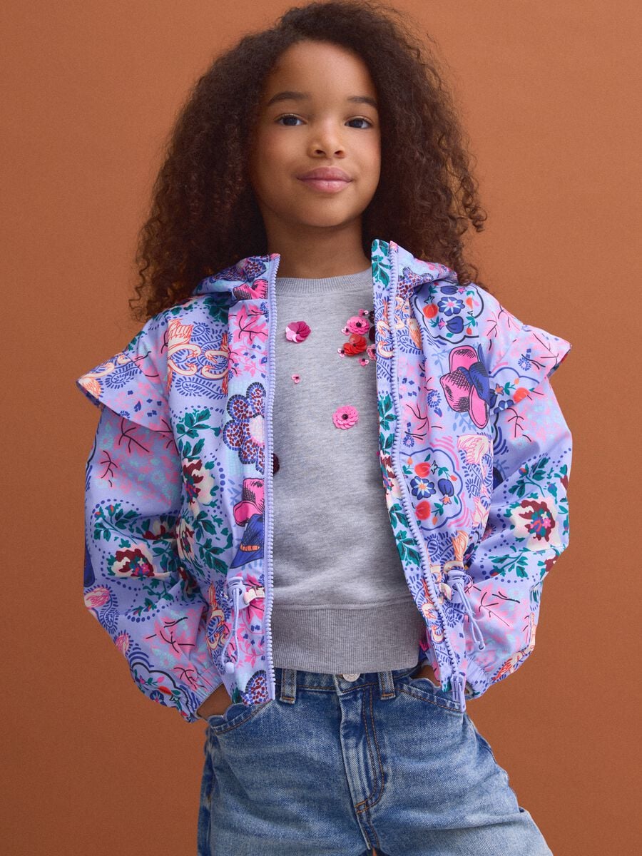 Giacca antipioggia multicolor con cappuccio e fantasia per bambina_0