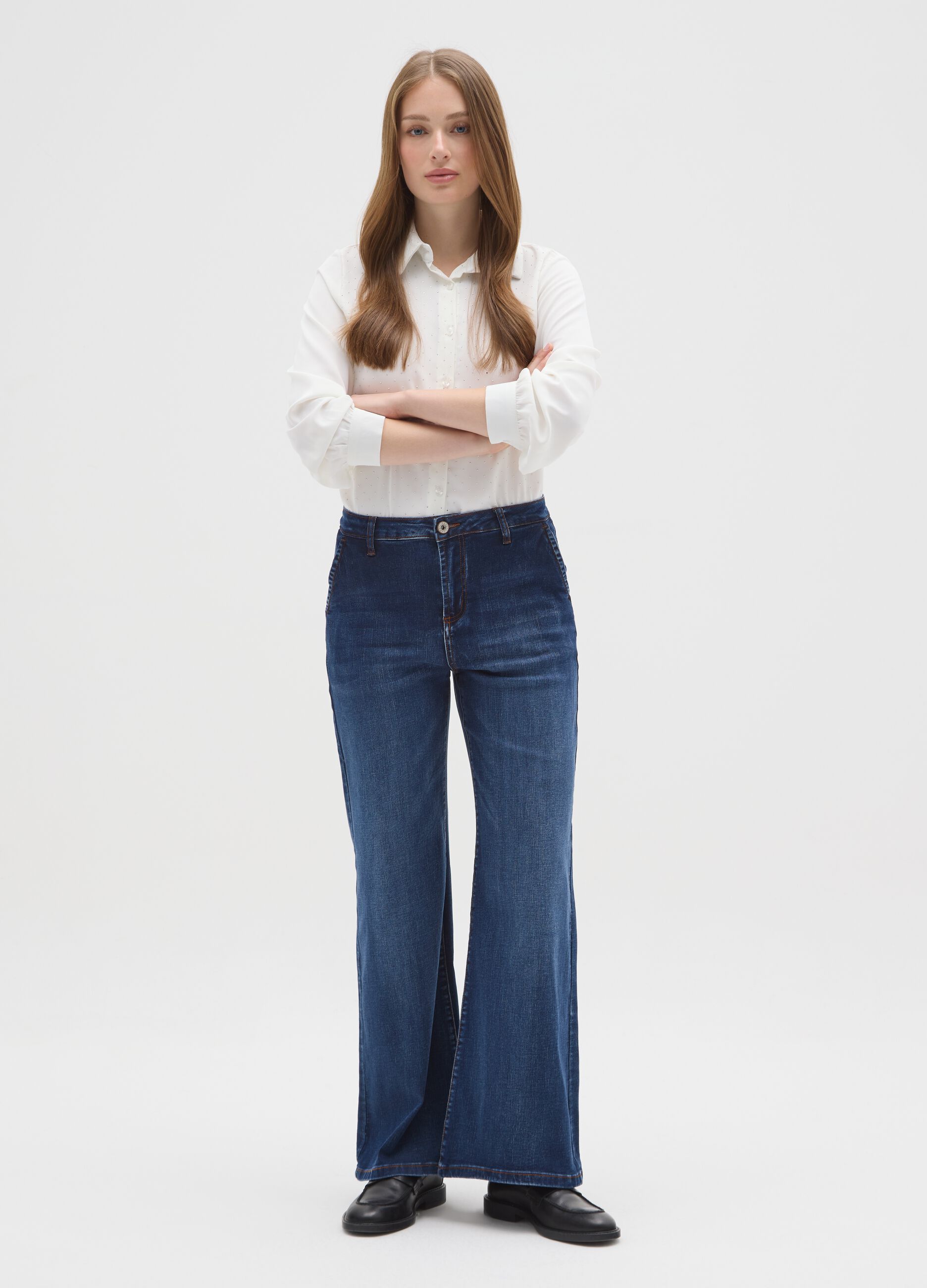 Wide-leg blue denim trousers with regular fit