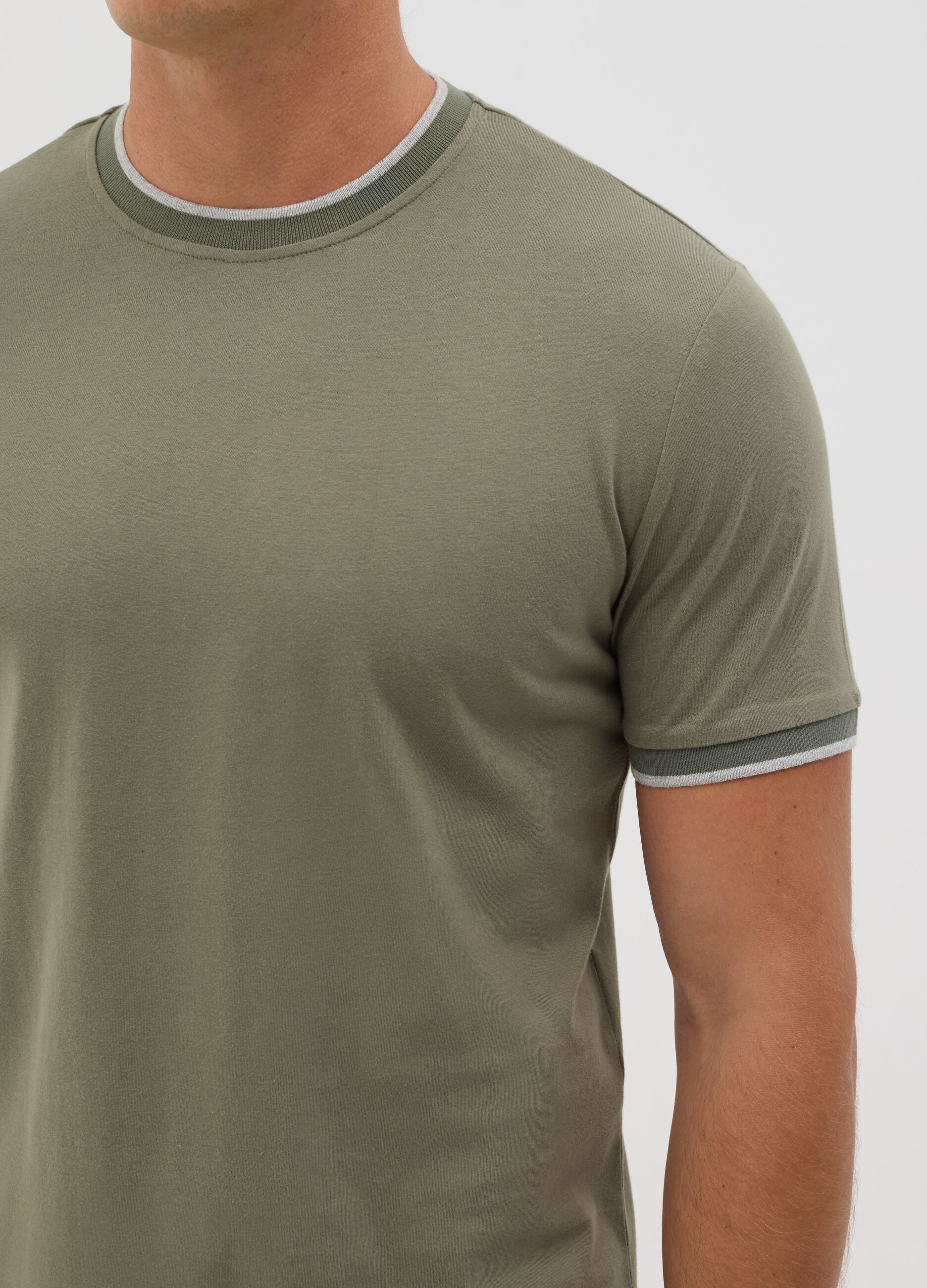 Green fitted T-shirt in cotton