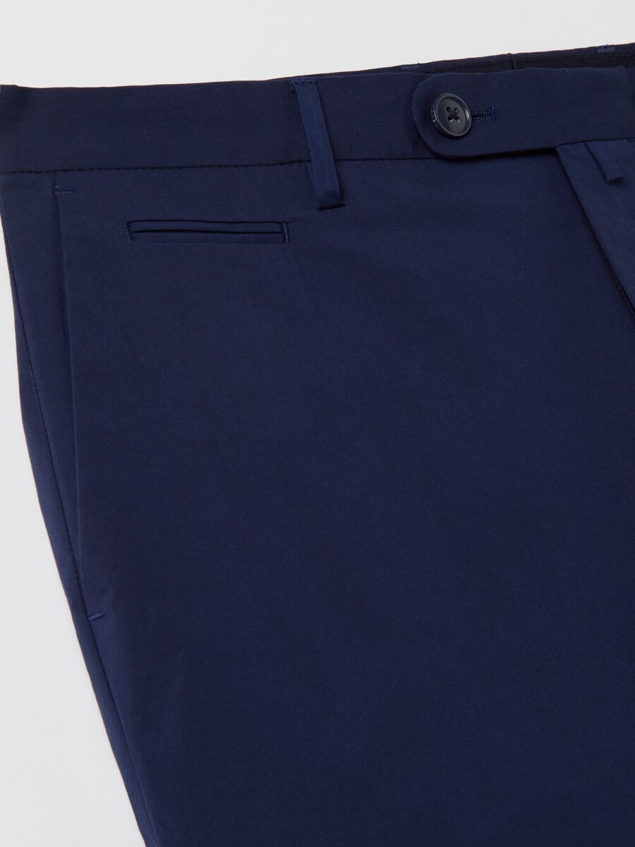 Contemporary slim-fit trousers in stretch cotton_5