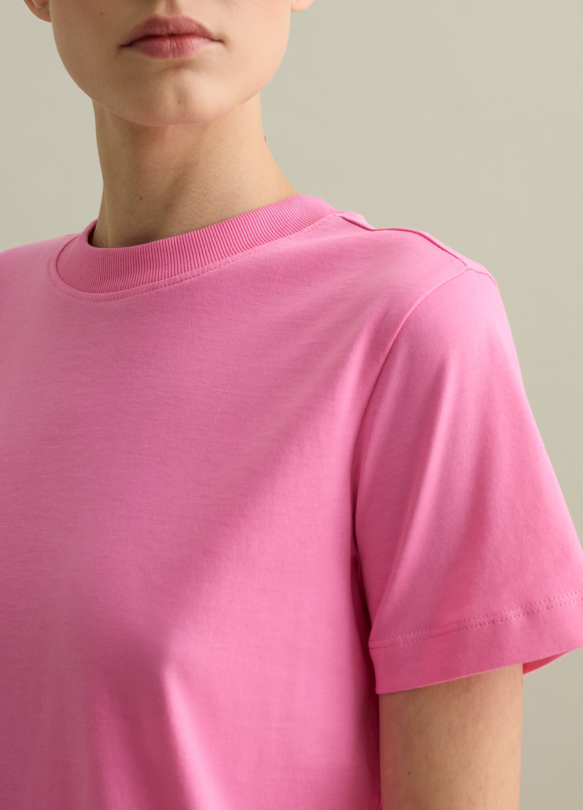 Cotton T-shirt with round neck