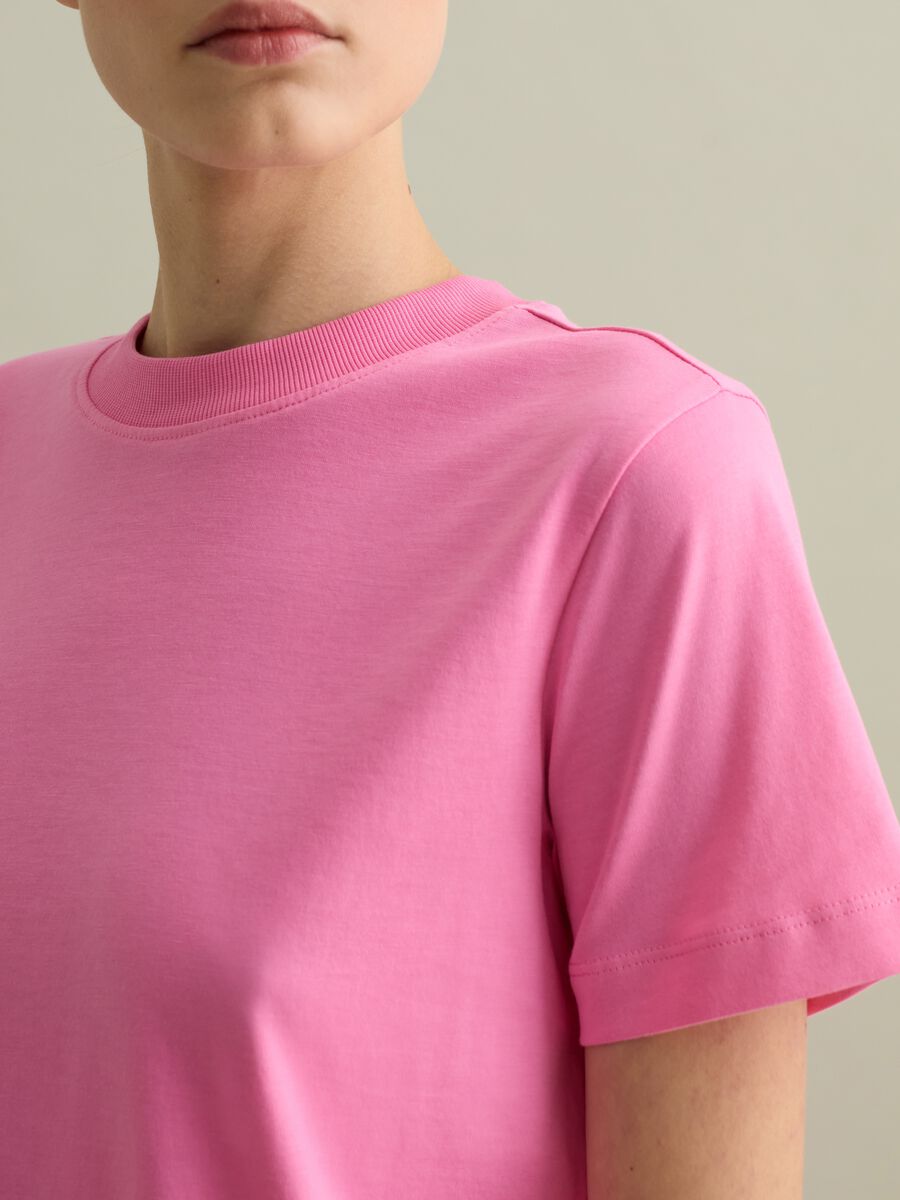 Cotton T-shirt with round neck_2
