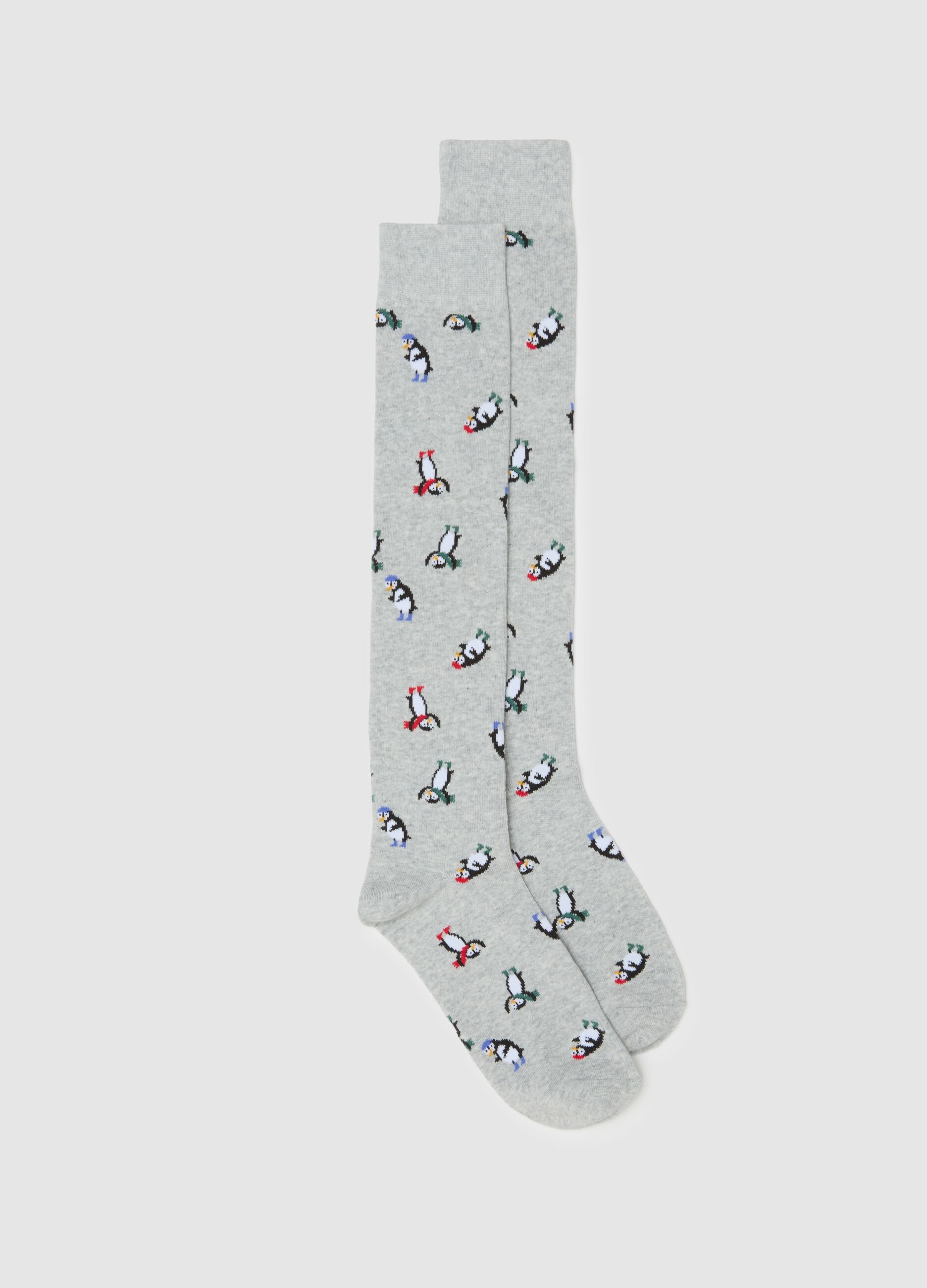 Grey cotton blend knee-high socks with print