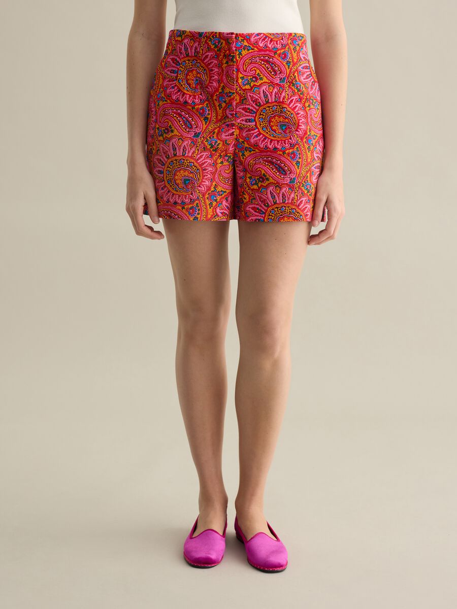 Pink and orange stretch cotton shorts with paisley print_1