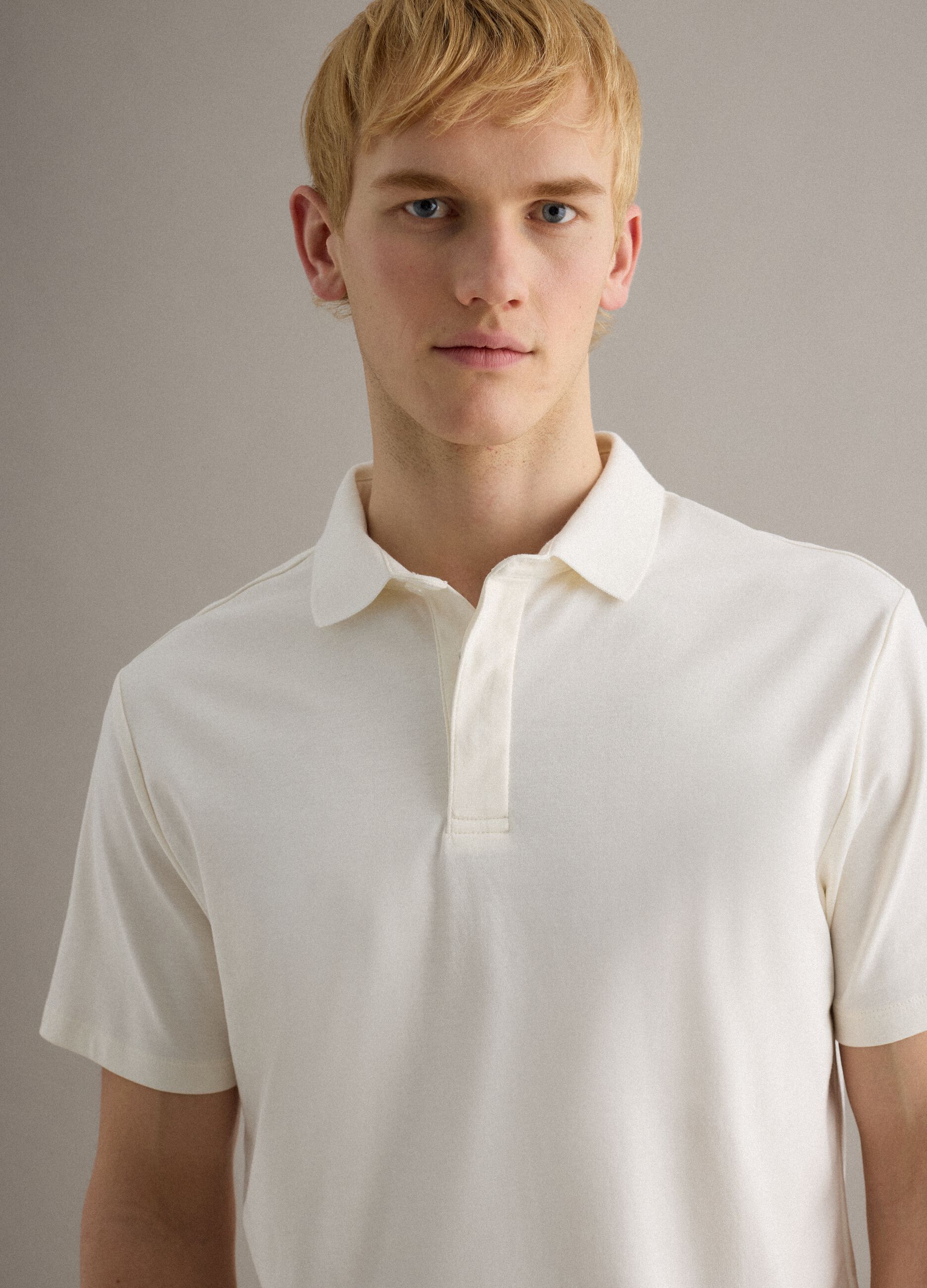 White short sleeve polo in pure cotton regular fit