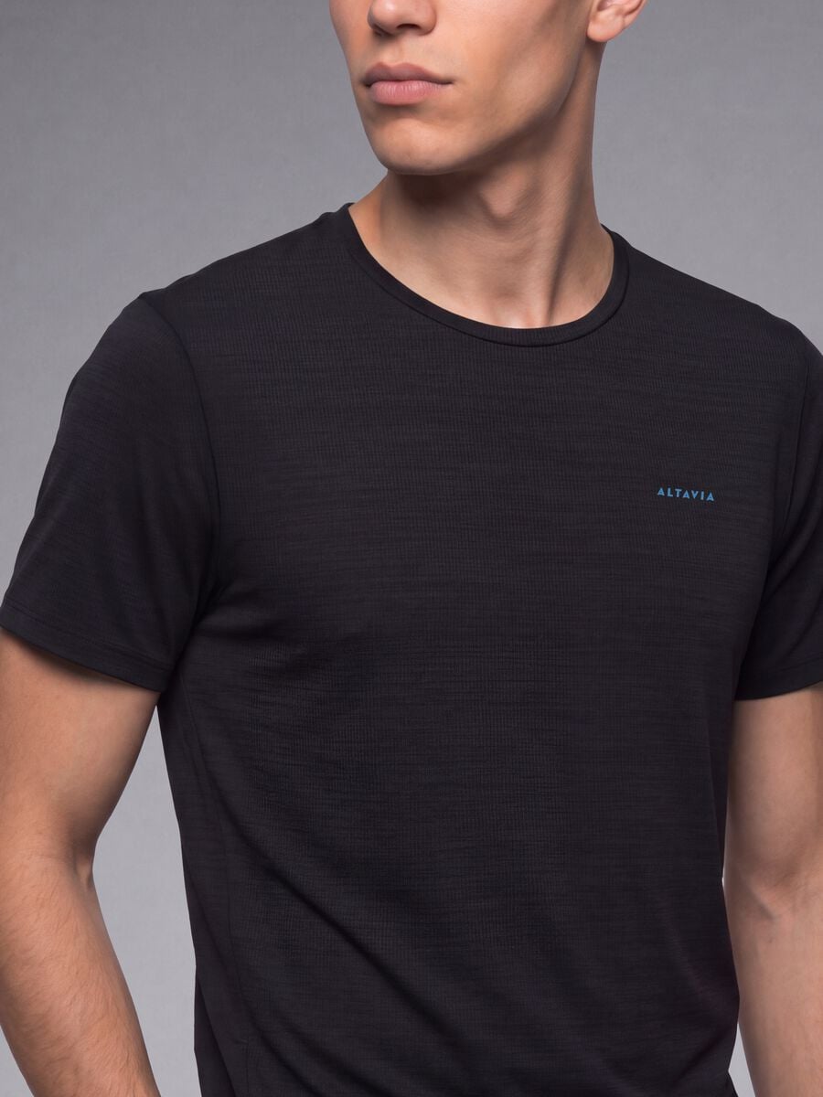 T-shirt traspirante nera girocollo slim fit ALTAVIA RUNNING_2