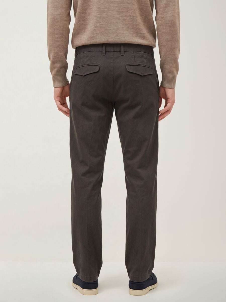 Pantaloni chino verdi in puro cotone regular fit_3