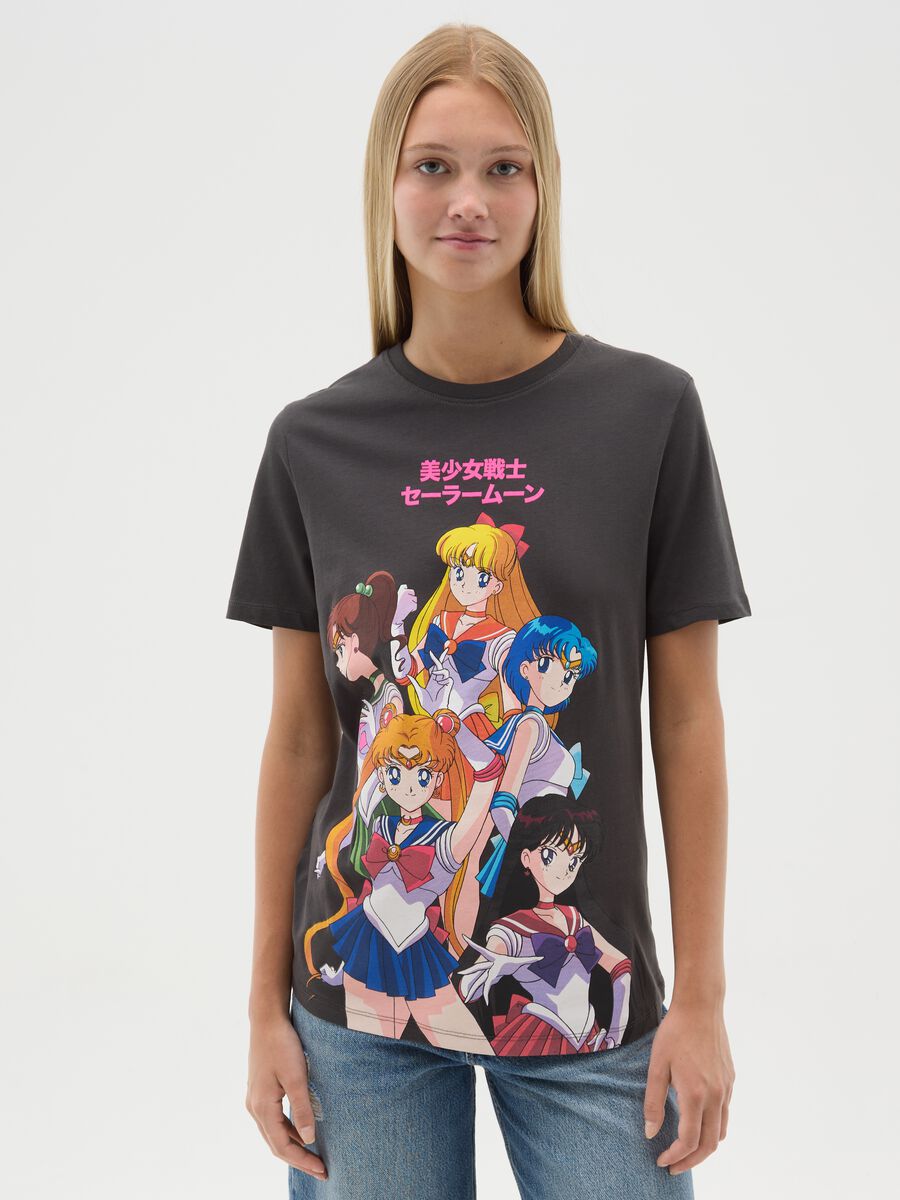 Women's black pure cotton T-shirt regular fit with Sailor Moon print_0