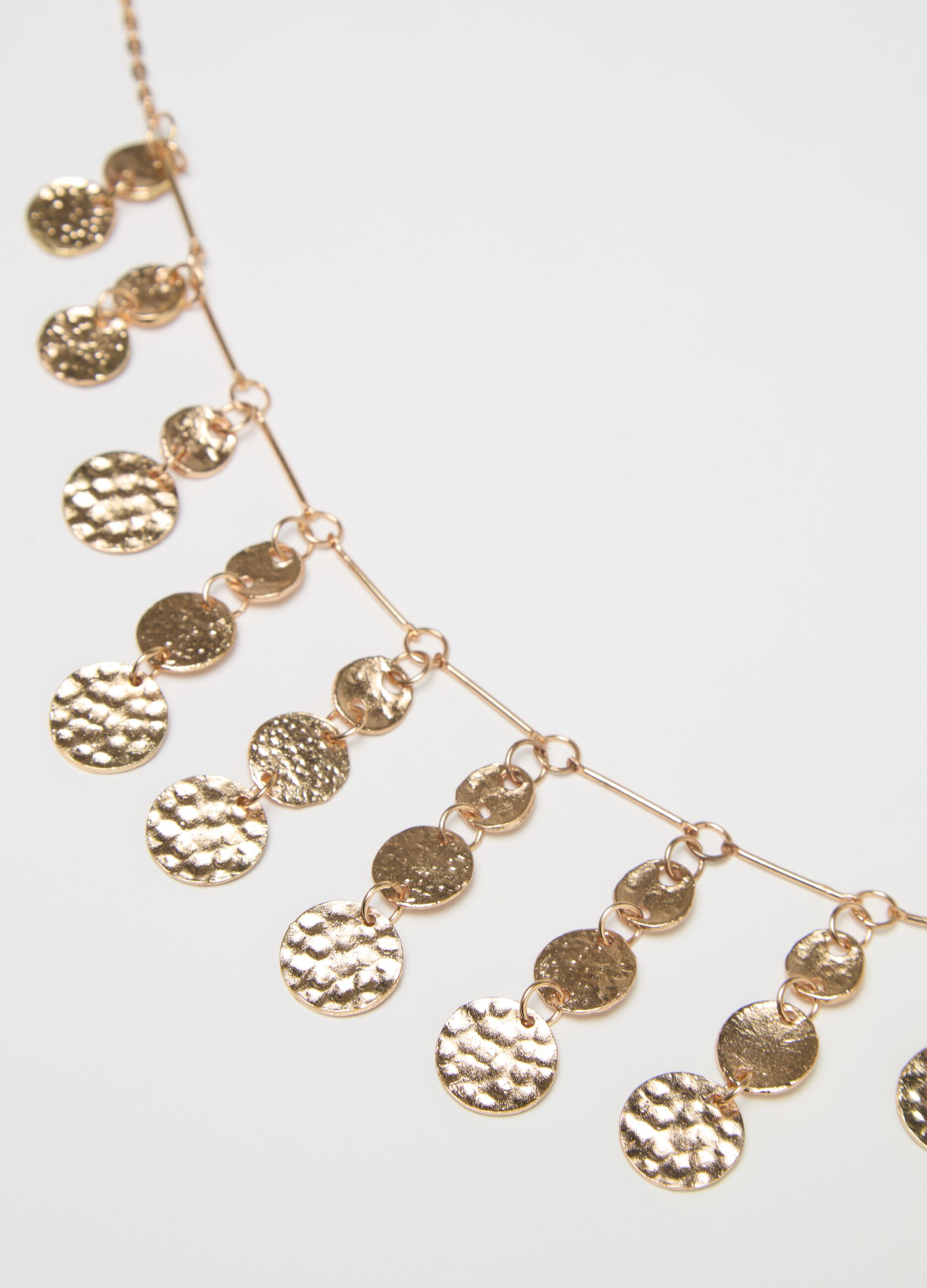 Collana dorata con pendenti