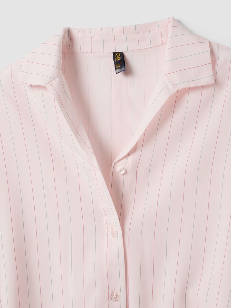 Pigiama rosa in pura viscosa con scollo a V a righe regular fit_5