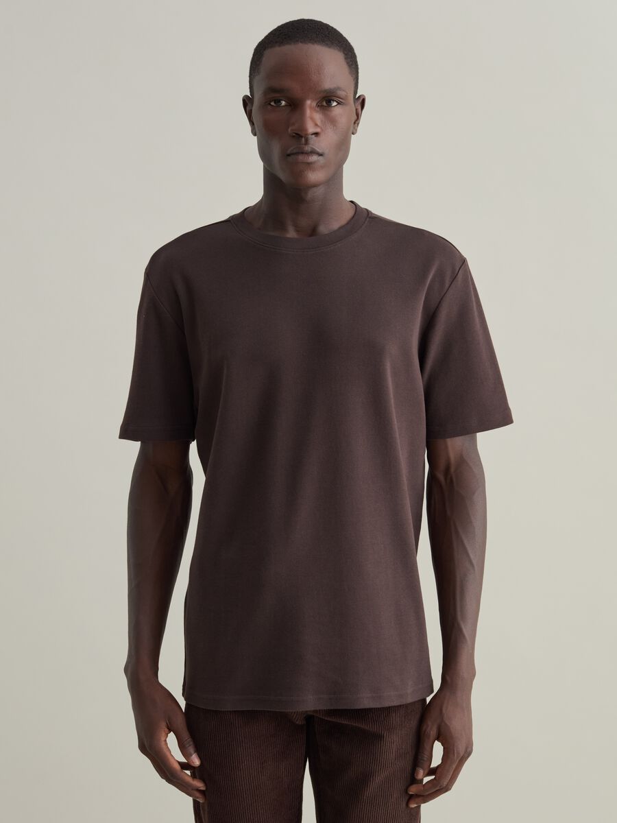 Contemporary T-shirt in cotton with round neck_0