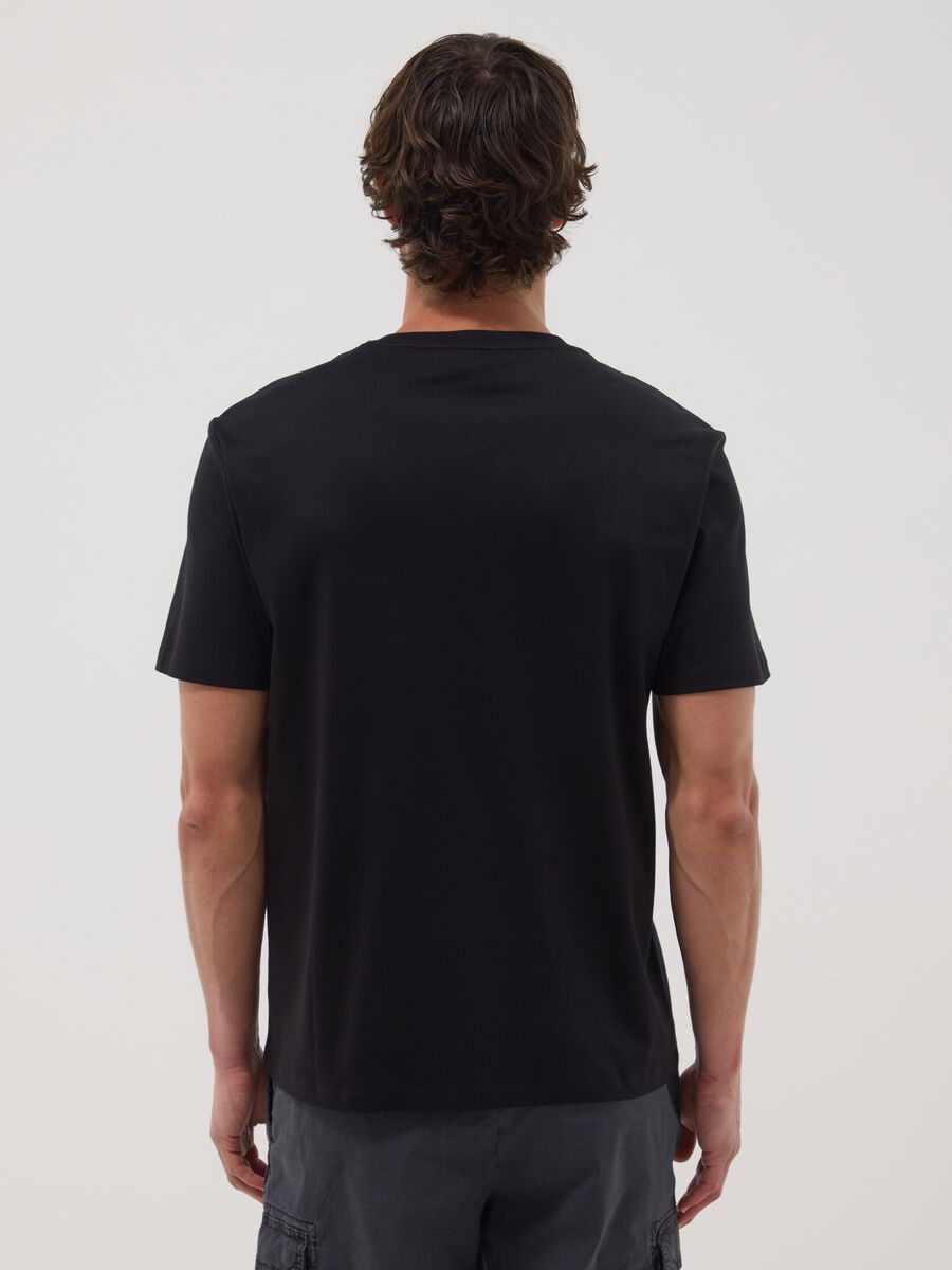 T-shirt nera in puro cotone mercerizzato slim fit_3