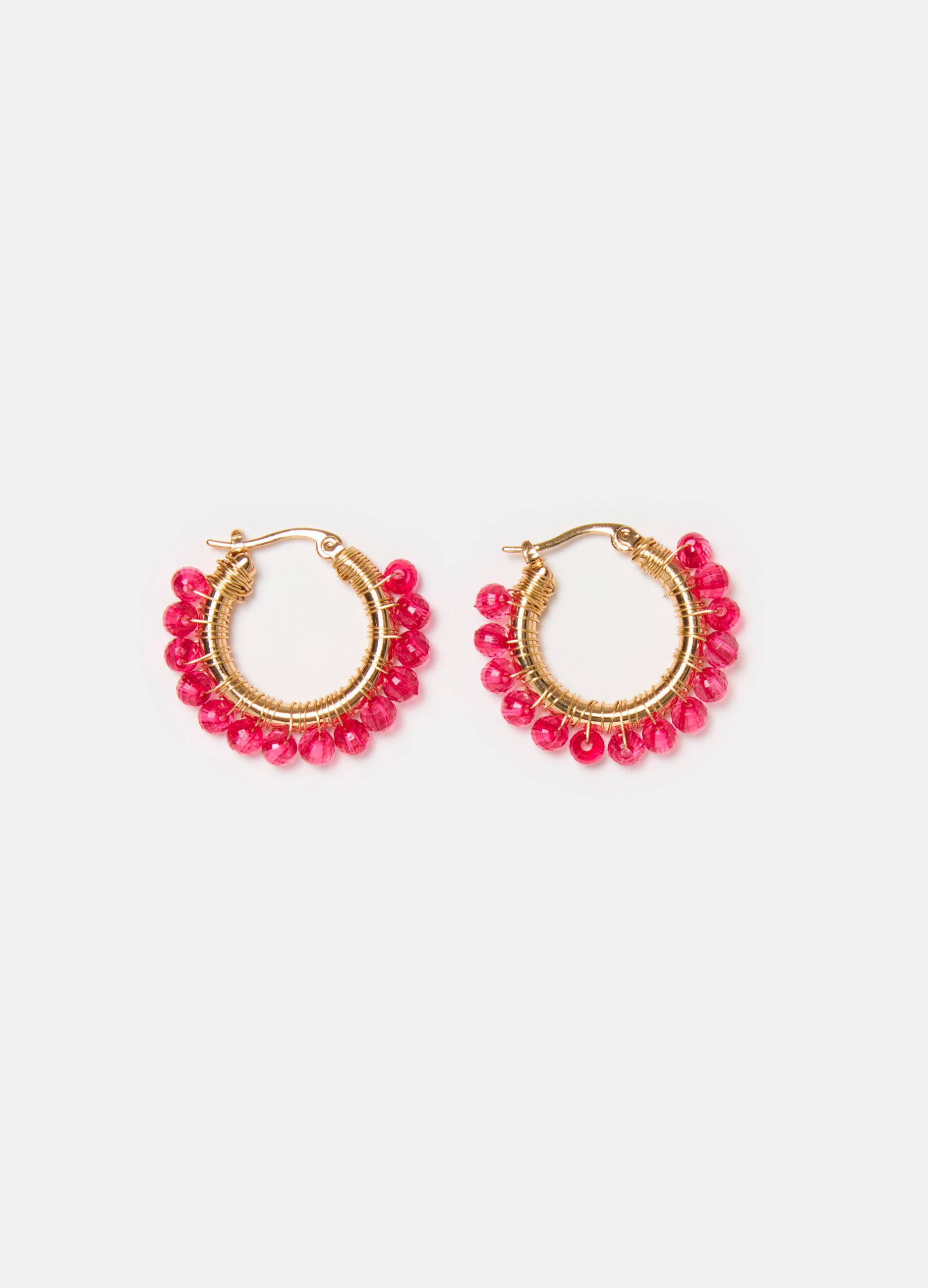 Hoop earrings with pearls