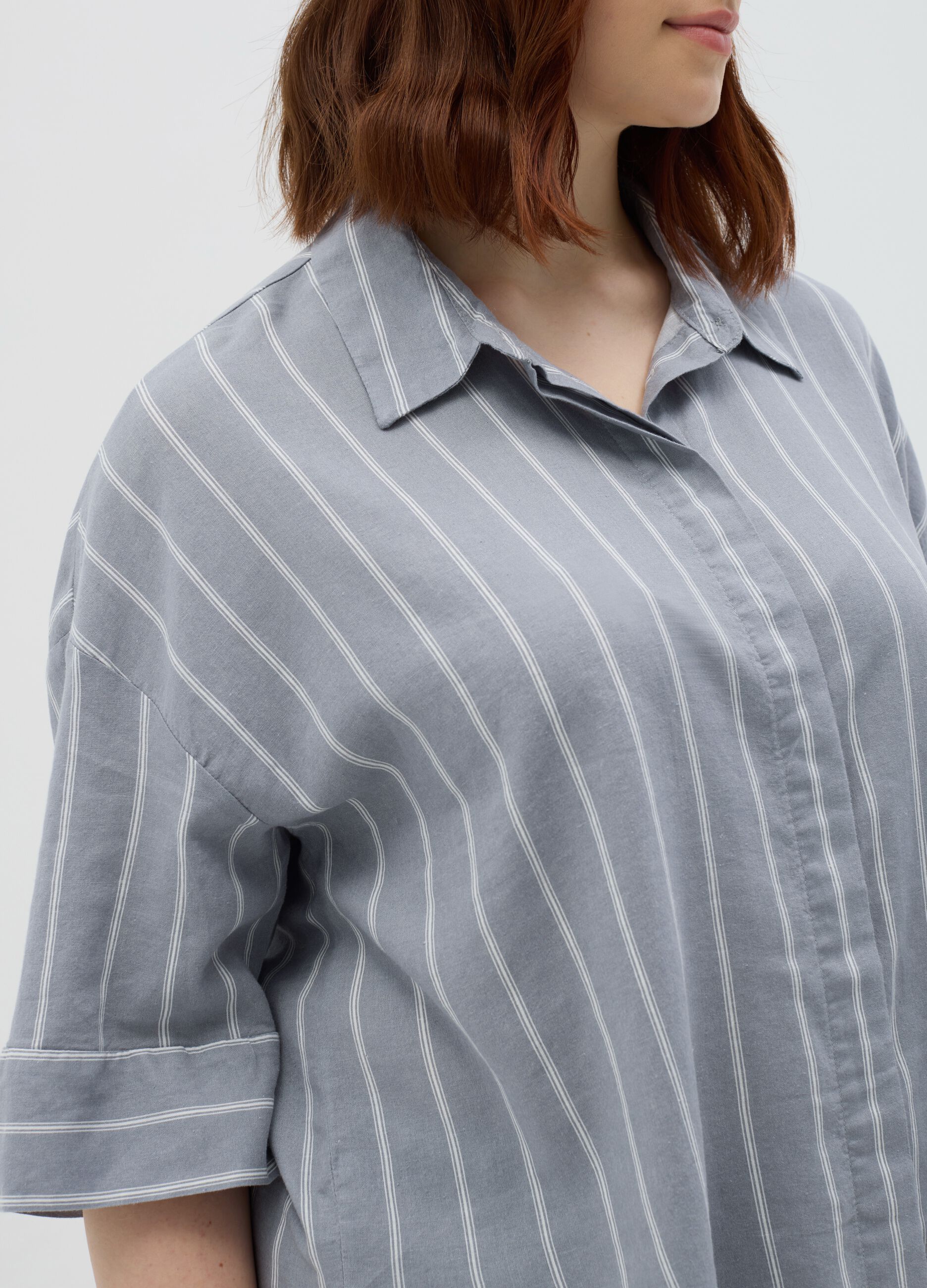 Camicia gessata grigia maniche a kimono Curvy
