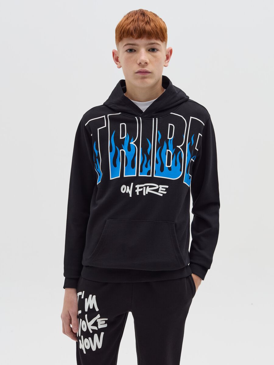 Felpa in French Terry con cappuccio e stampa_0