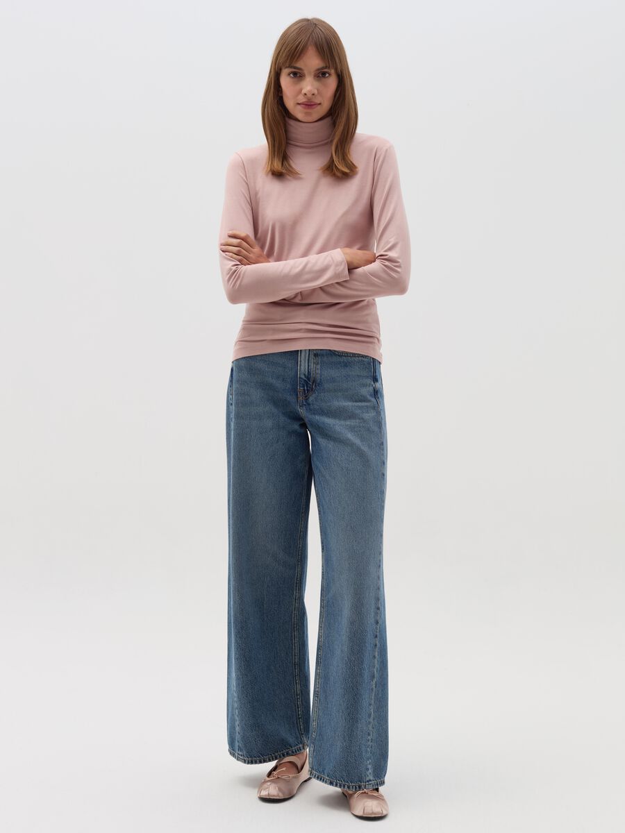 Long-sleeved T-shirt with high neck_1