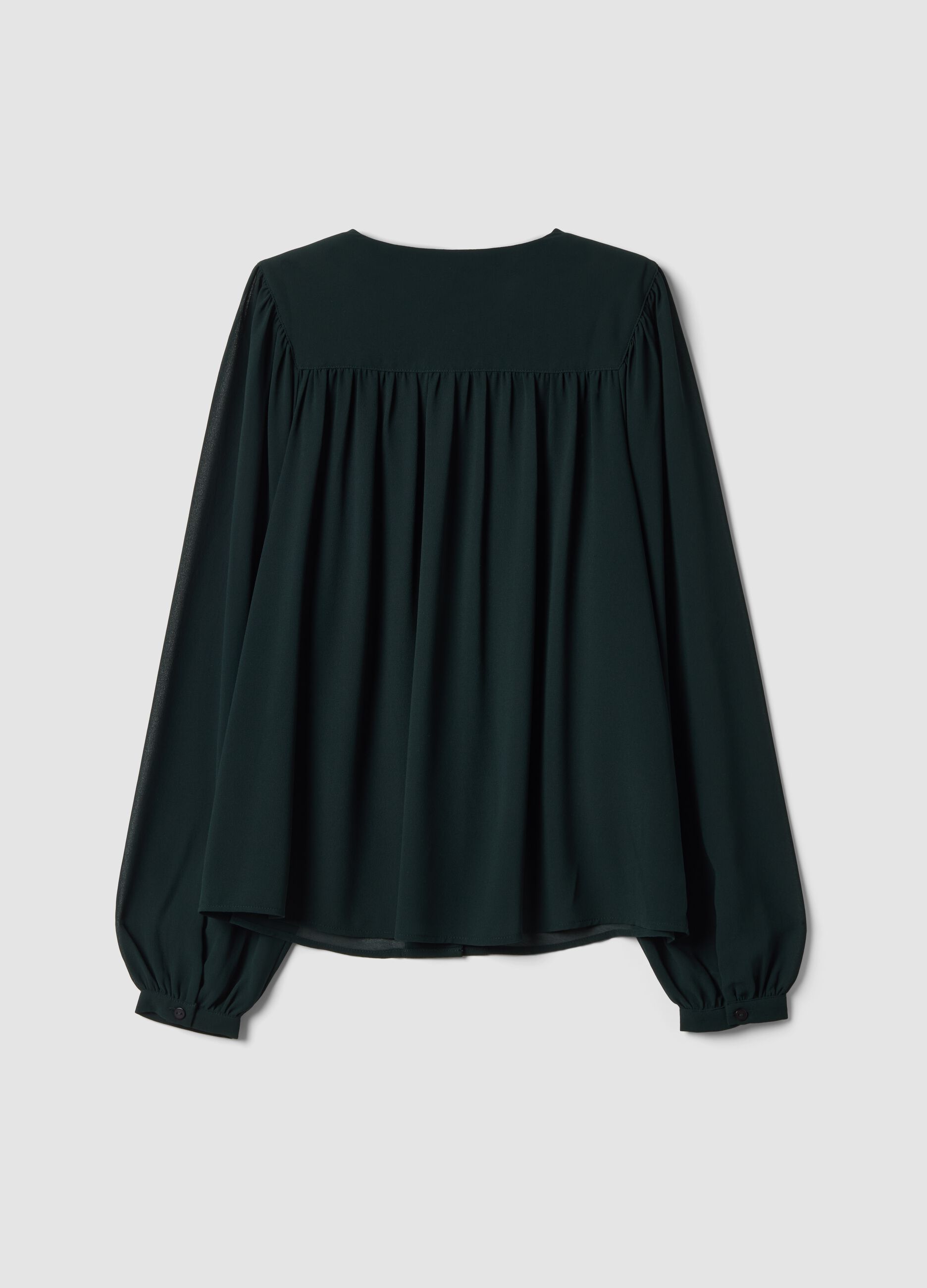 Green regular-fit shirt with buttons and long sleeves