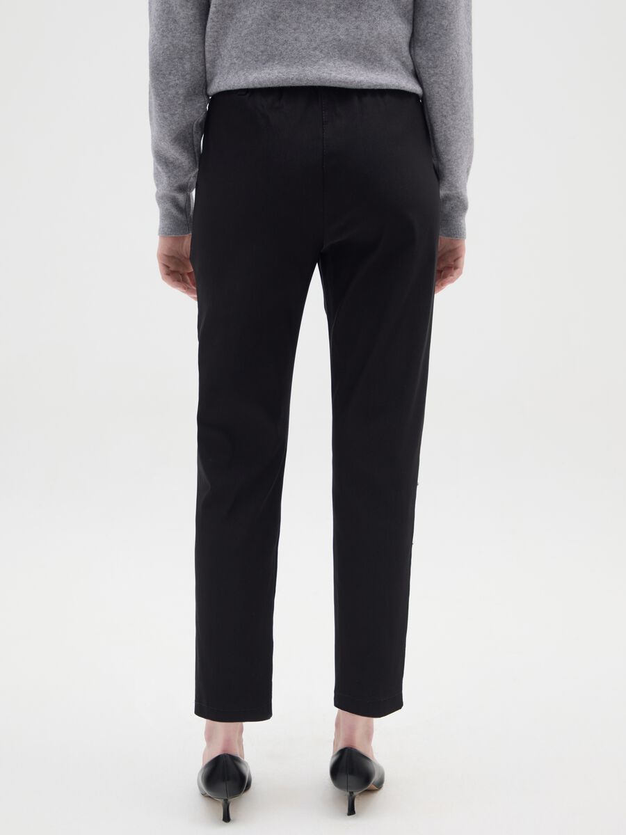 Pantaloni neri regular fit_2