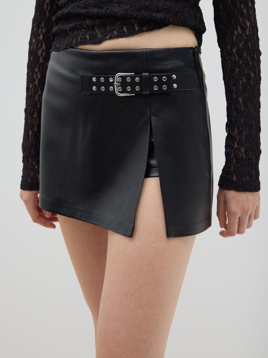 Black regular fit mini skirt with zip_3