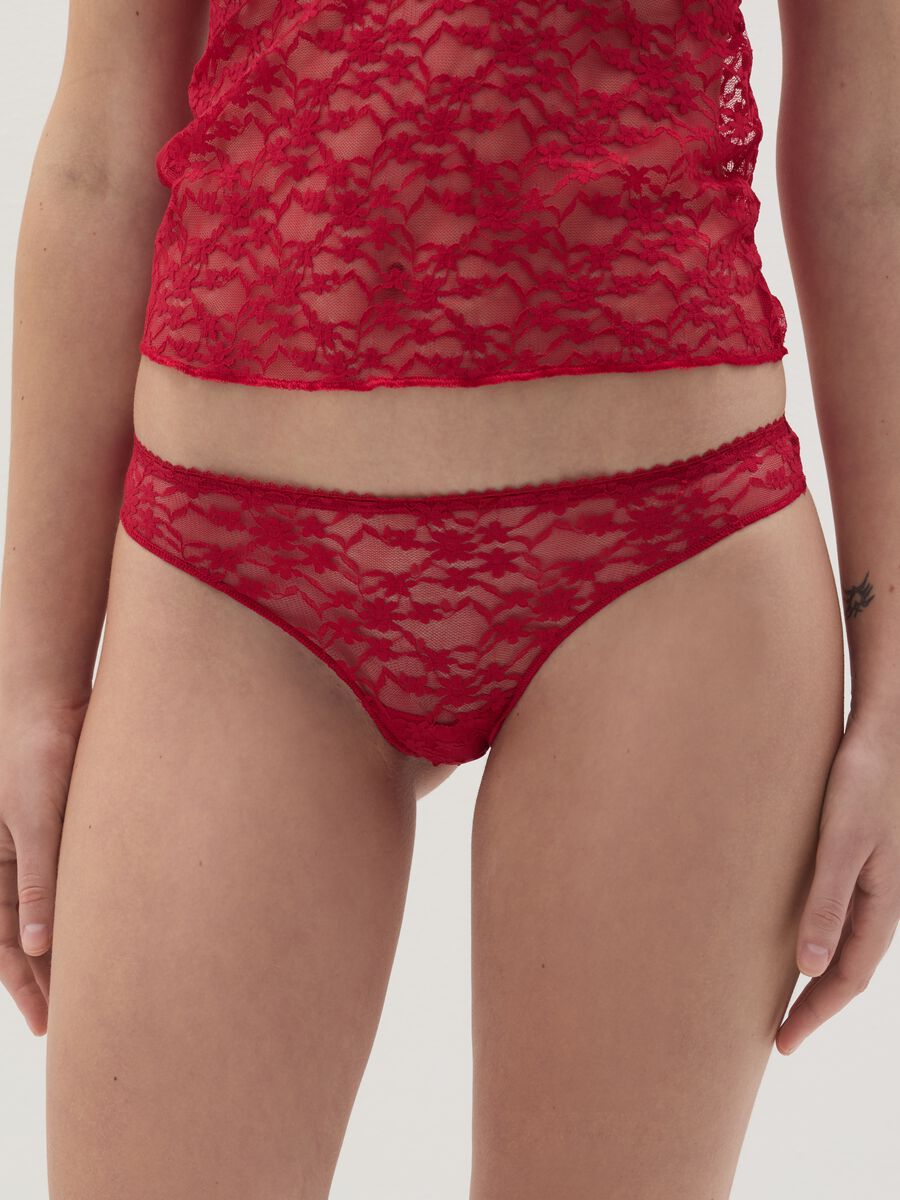 Brazilian-cut briefs in floral lace_1