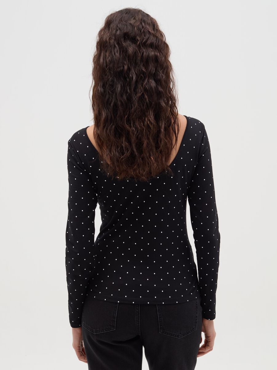 T-shirt maniche lunghe con scollo a barchetta_2