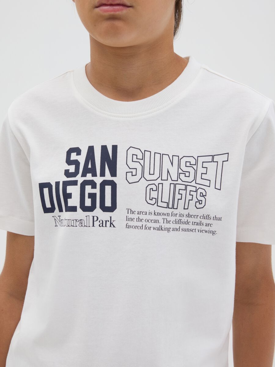 T-shirt bianca in cotone bio con stampa lettering_2