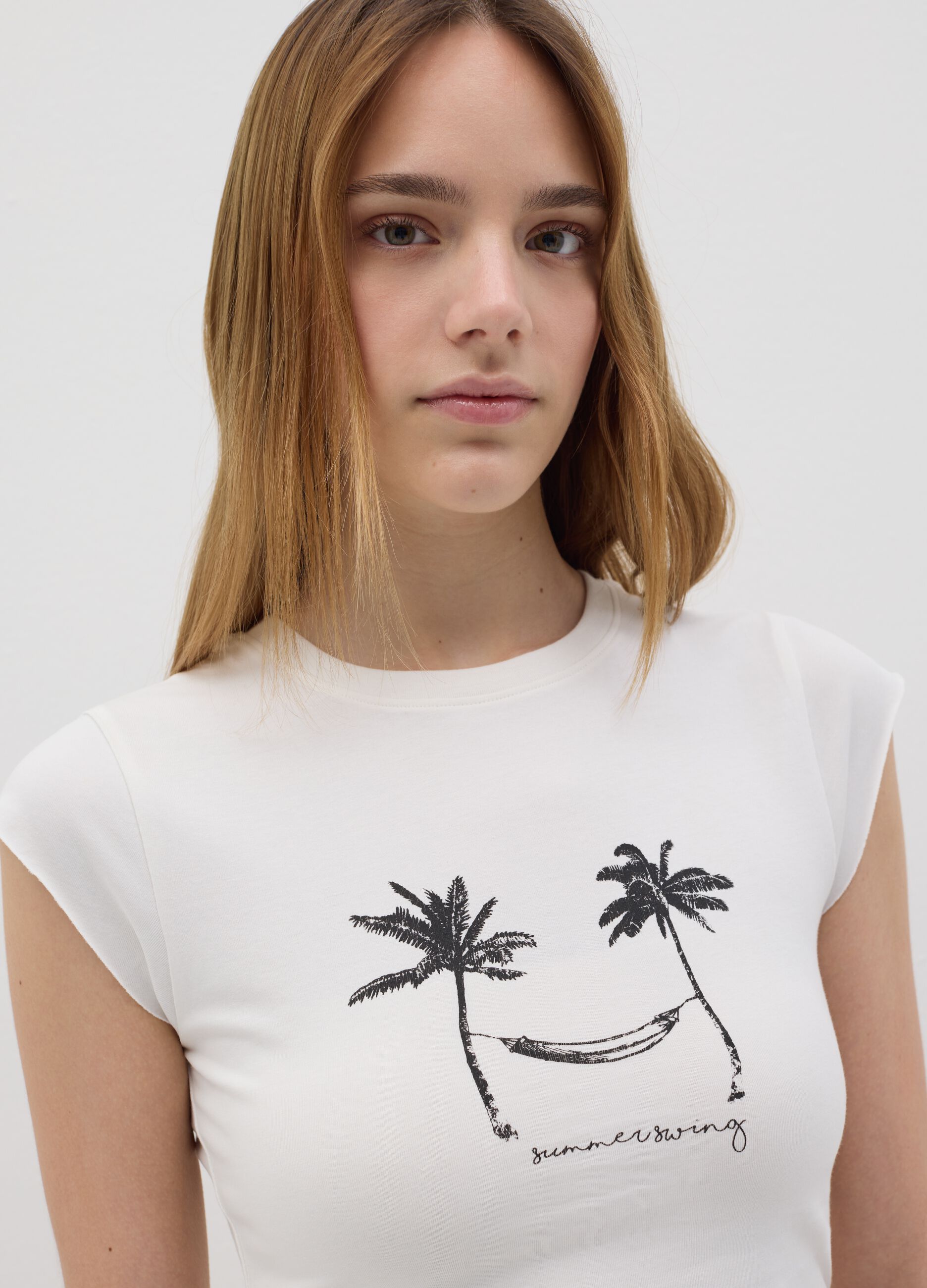 White fitted T-shirt with palm trees B.Angel