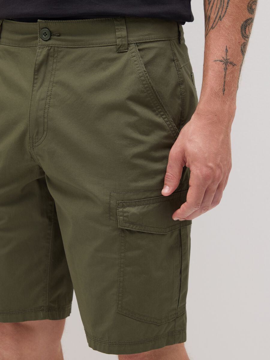 Men's green cotton cargo shorts regular fit_2