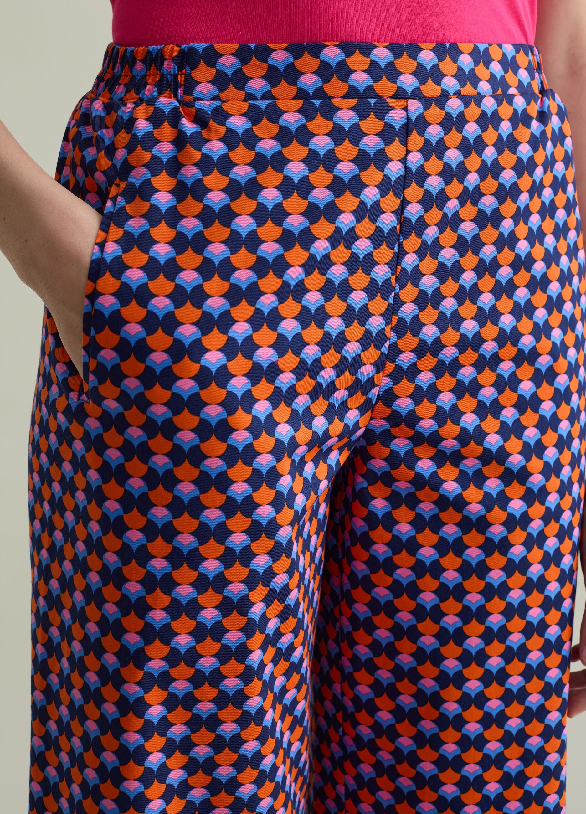 Pantalone a gamba larga stampa all-over