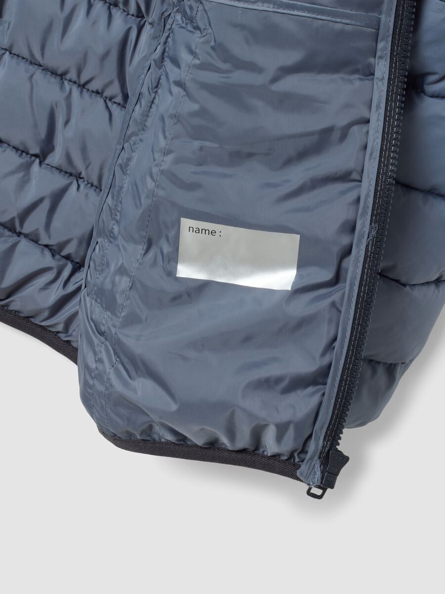 Giubbotto Ultralight grigio imbottito con cappuccio e zip per ragazzo_2
