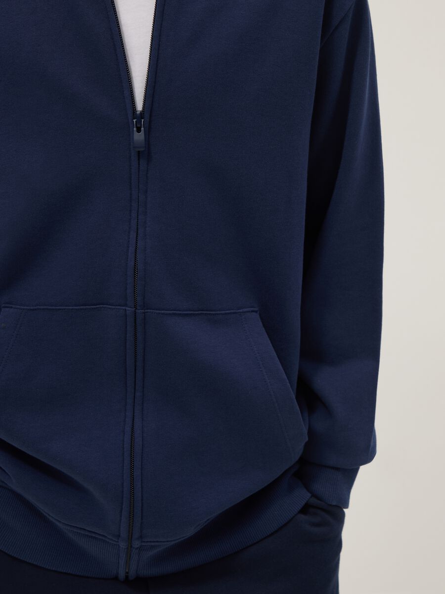 Felpa per ragazzo in puro cotone blu regular fit con cappuccio_3