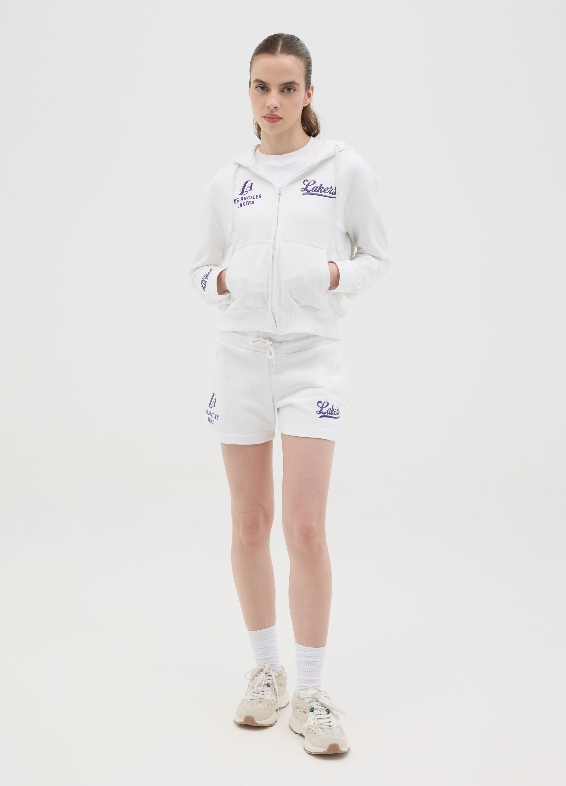 White shorts with embroidery and NBA Los Angeles Lakers print