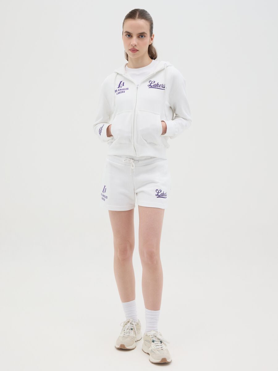 White shorts with embroidery and NBA Los Angeles Lakers print_0